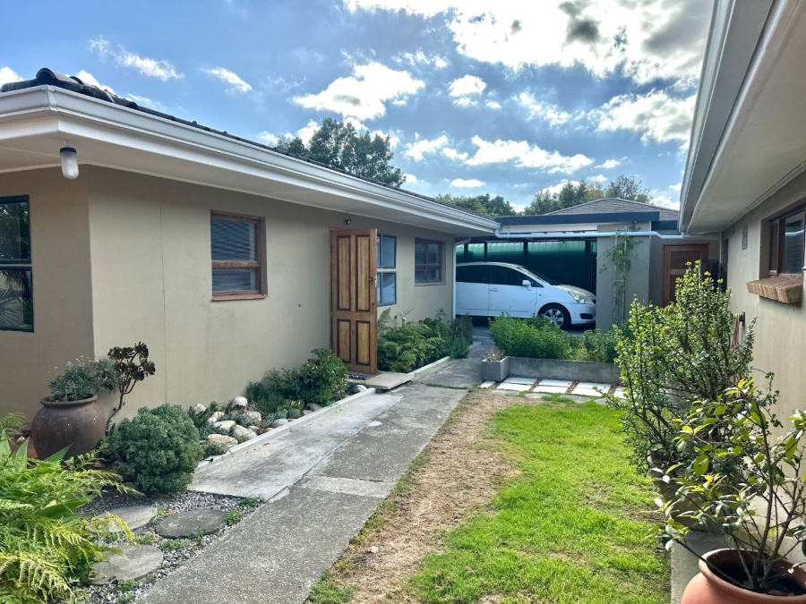 4 Bedroom Property for Sale in Bergsig Western Cape